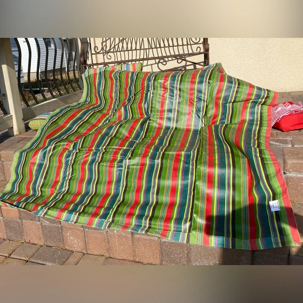 NWT Crate&Barrel set 2 cushions/coated picnic blanket green/red Hutton Stripe - Picture 6 of 11